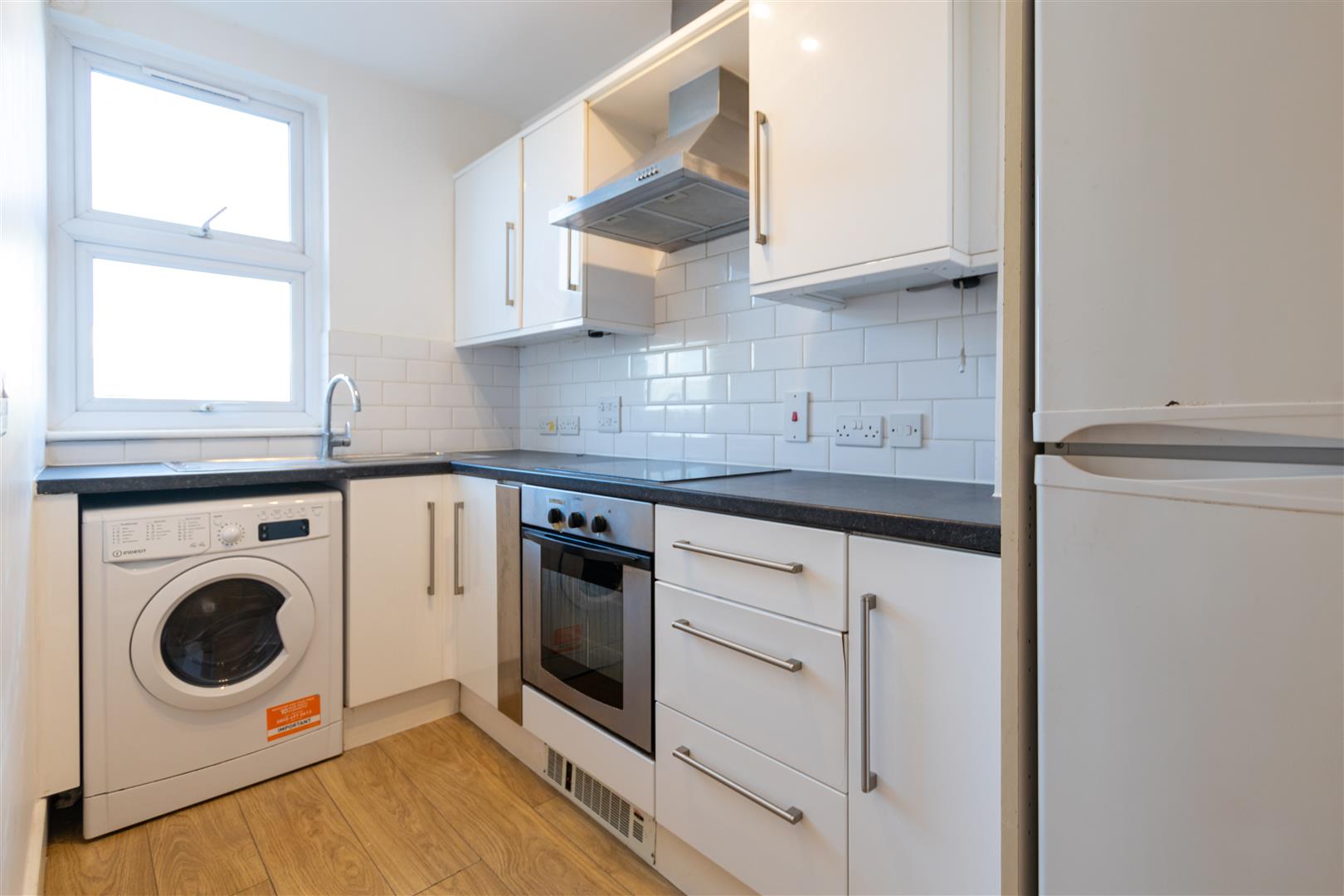 3 bed property in Uxbridge Road, Shepherd's Bush